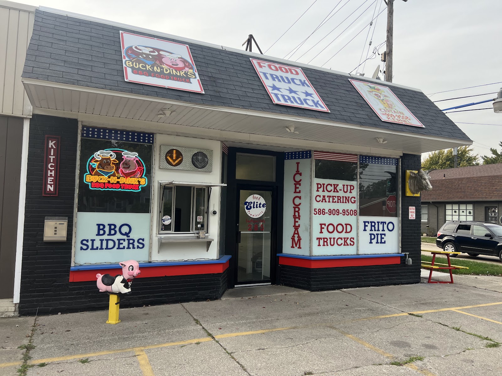 Buck N Dink's BBQ in Mt Clemens