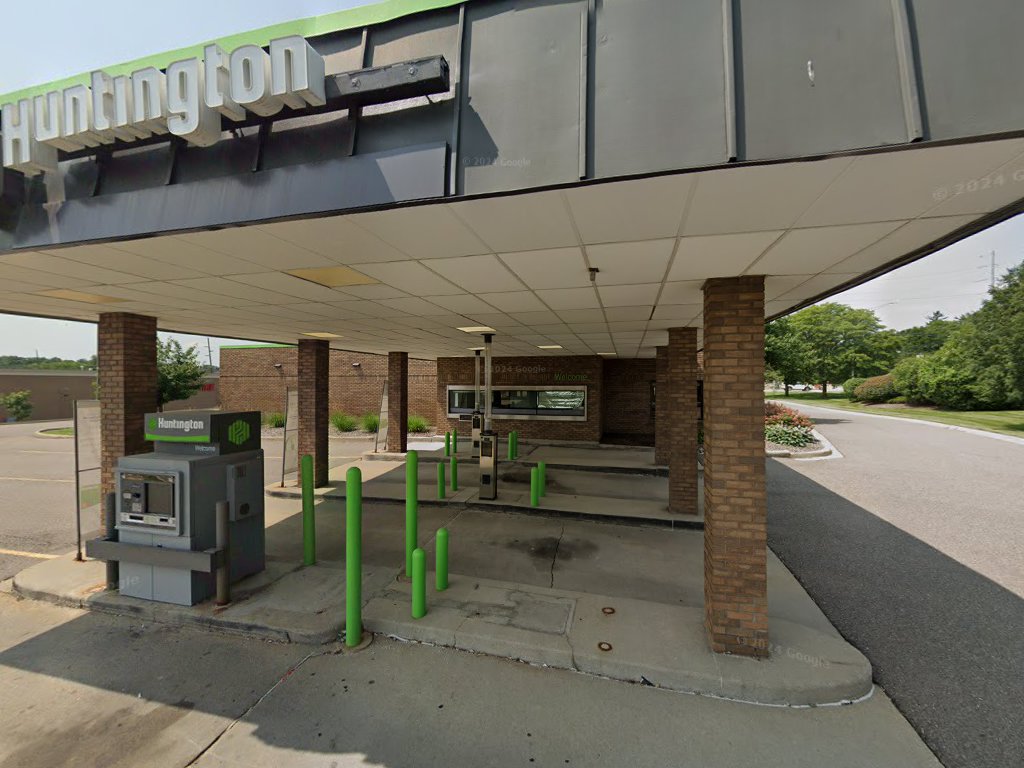 Huntington Bank in Mt Clemens