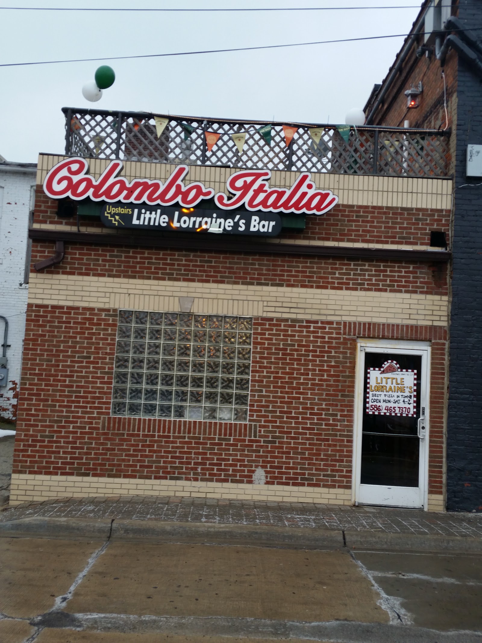 Little Lorraine's Bar in