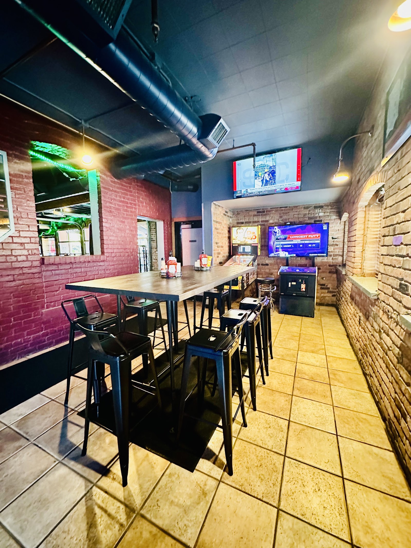 Madisons Pub — photo