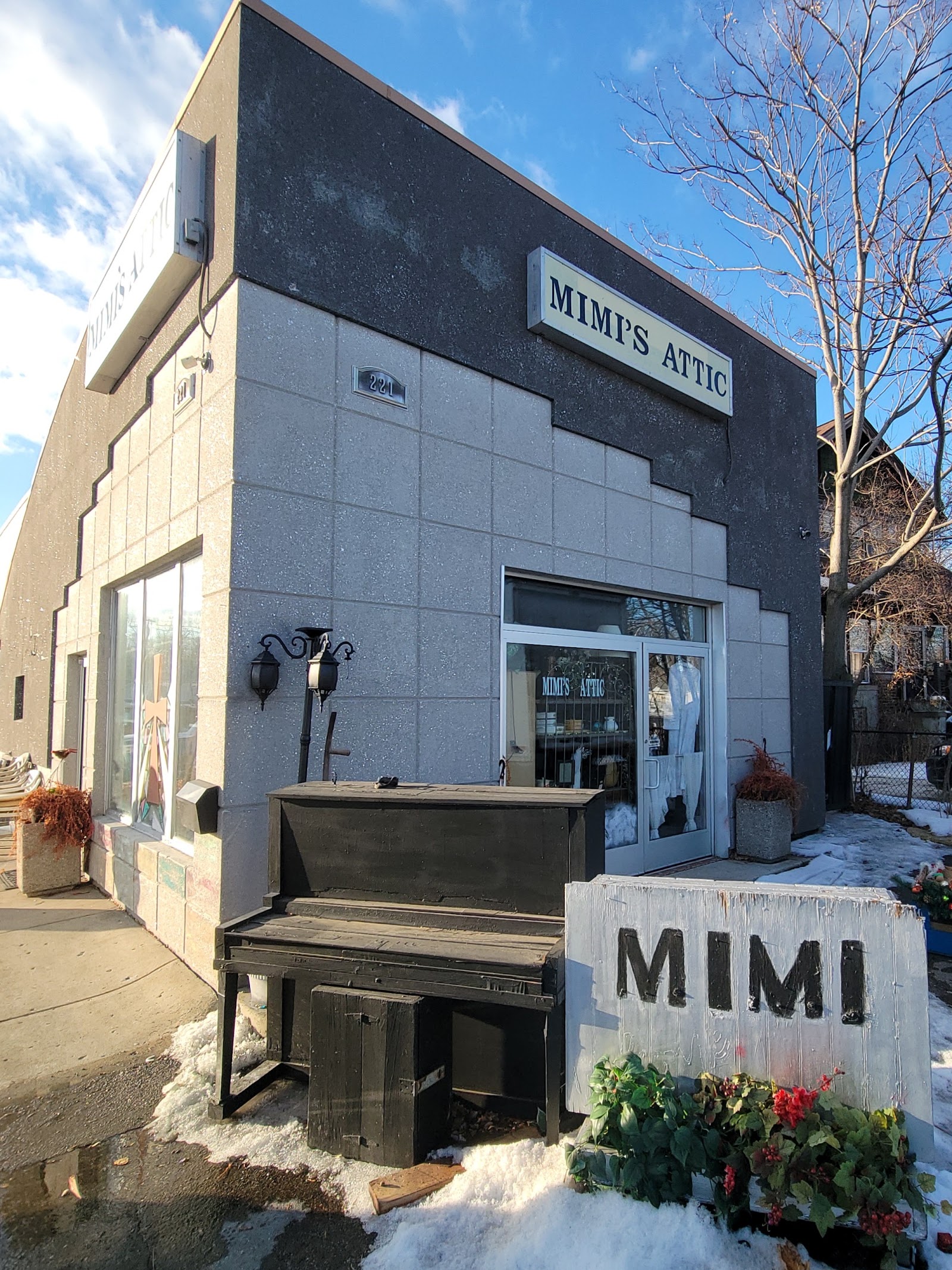 Mimi's Attic — photo