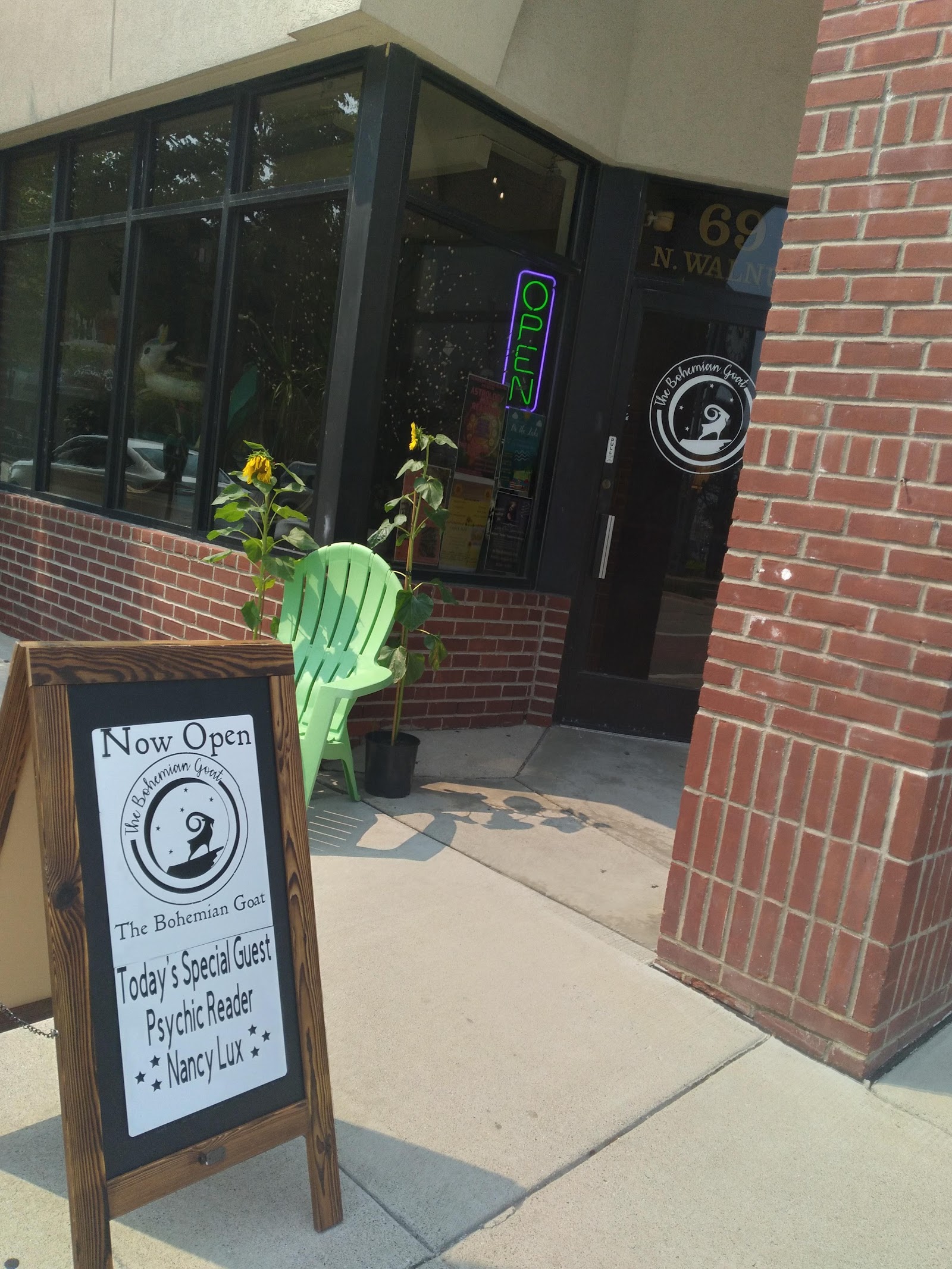 Mount Clemens Vintage and Boutique Shopping