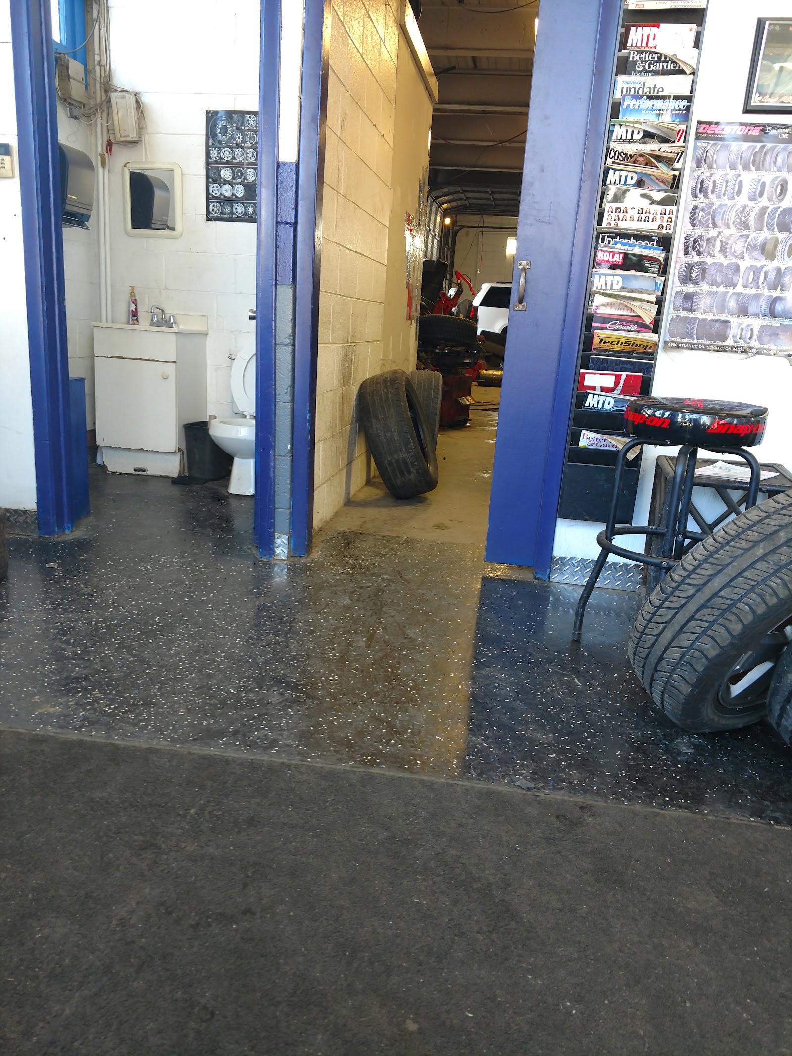 Tim Leslie Tire — photo