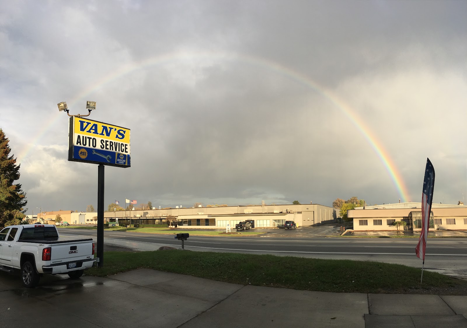 Van's Auto Service — photo